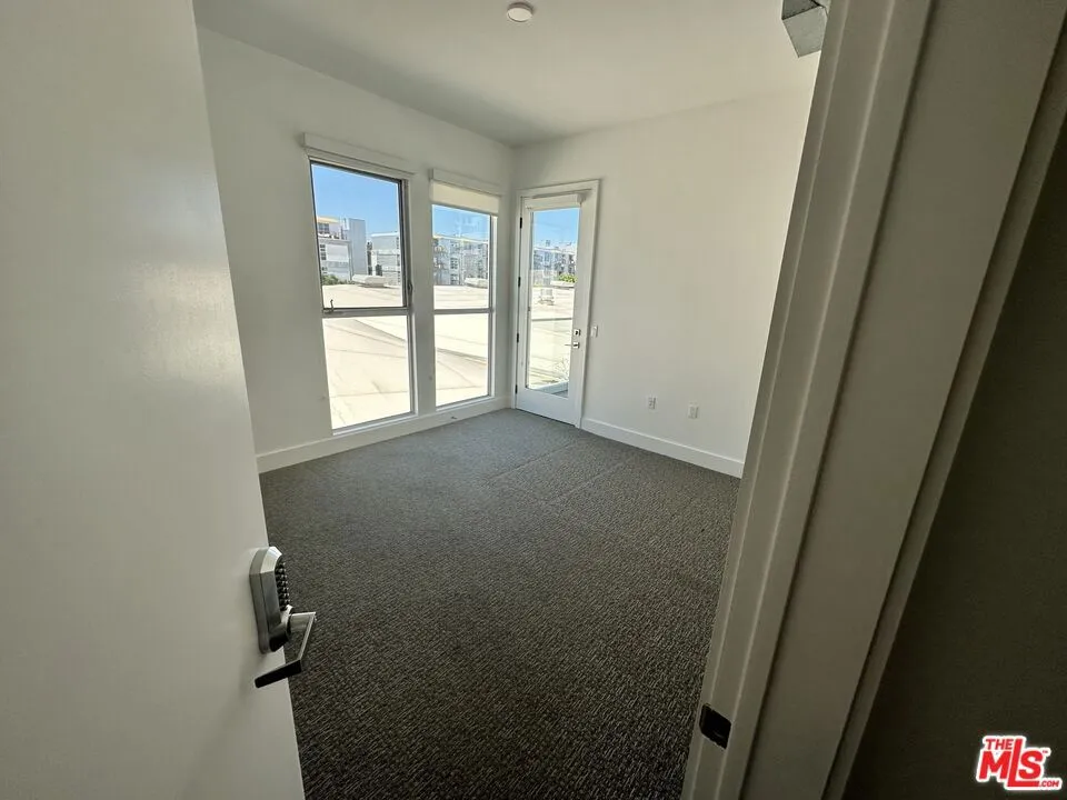 4210 Del Rey Avenue #417 Marina del Rey, CA 90292