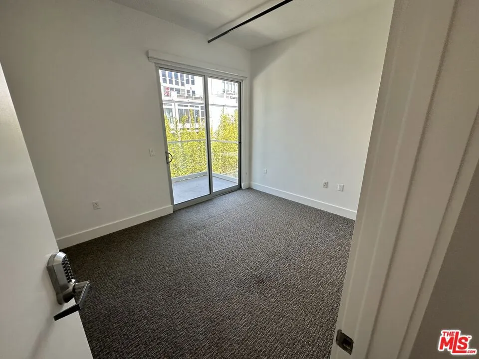 4210 Del Rey Avenue #417 Marina del Rey, CA 90292