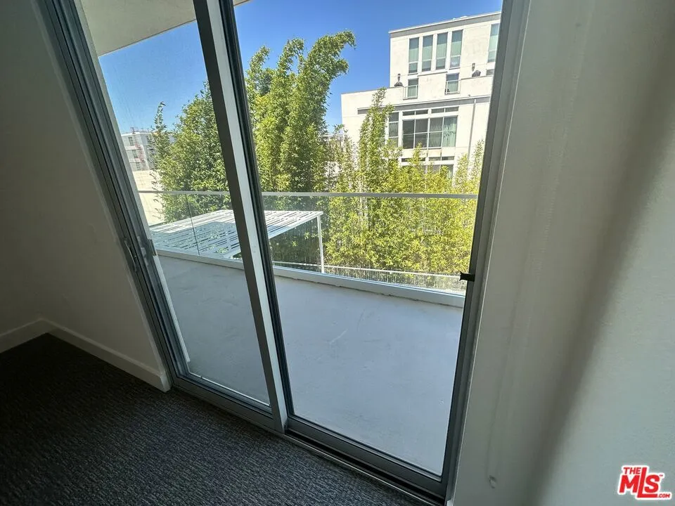 4210 Del Rey Avenue #417 Marina del Rey, CA 90292