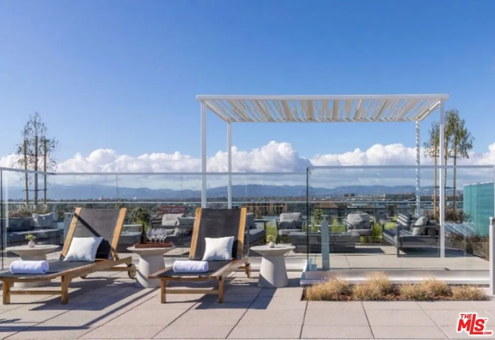 4210 Del Rey Avenue #417 Marina del Rey, CA 90292