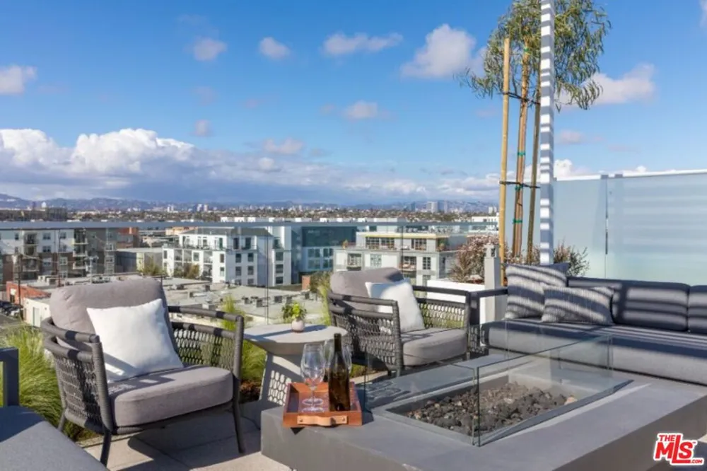 4210 Del Rey Avenue #417 Marina del Rey, CA 90292