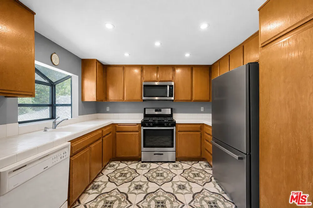 26331 Rainbow Glen Drive #239 Santa Clarita, CA 91321