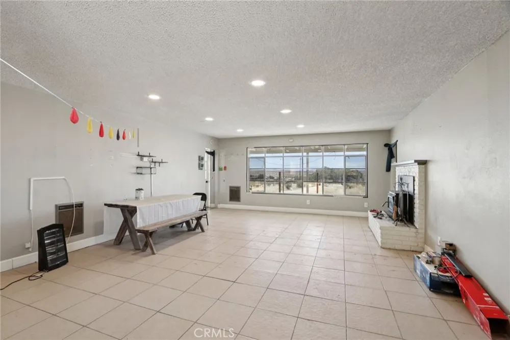 20741 E Avenue J12 Lancaster, CA 93535