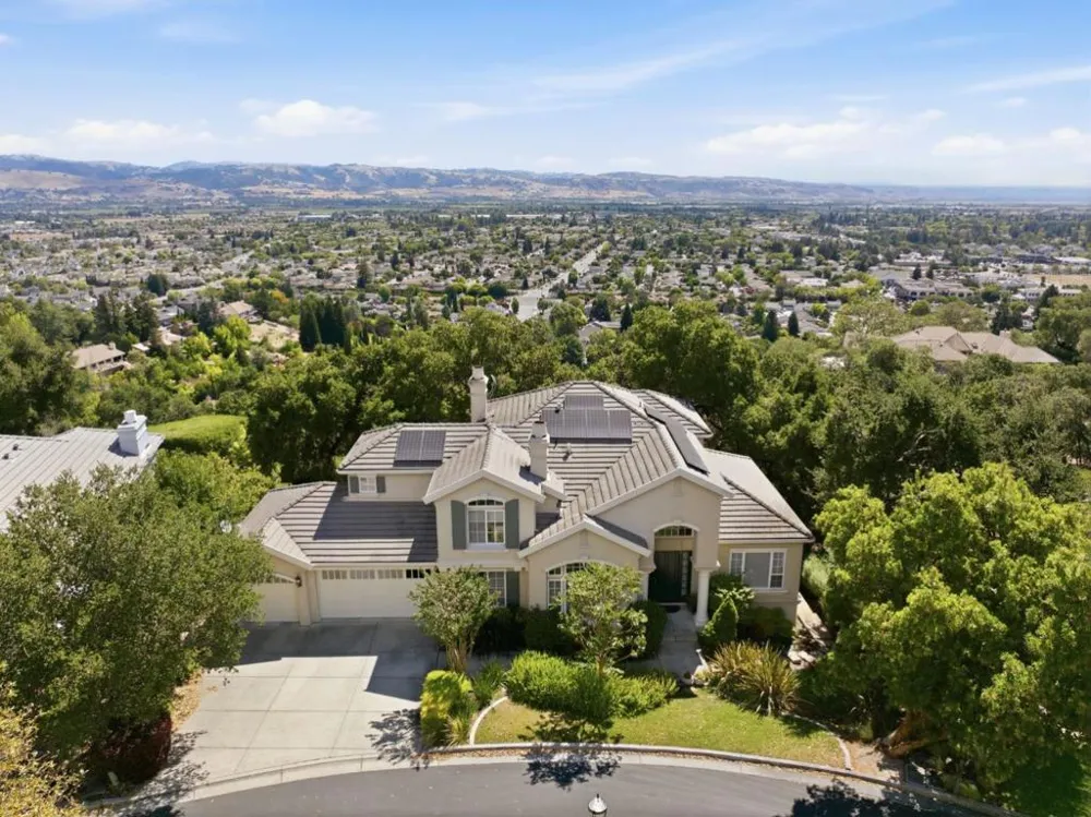 8411 Goldenrod Circle Gilroy, CA 95020