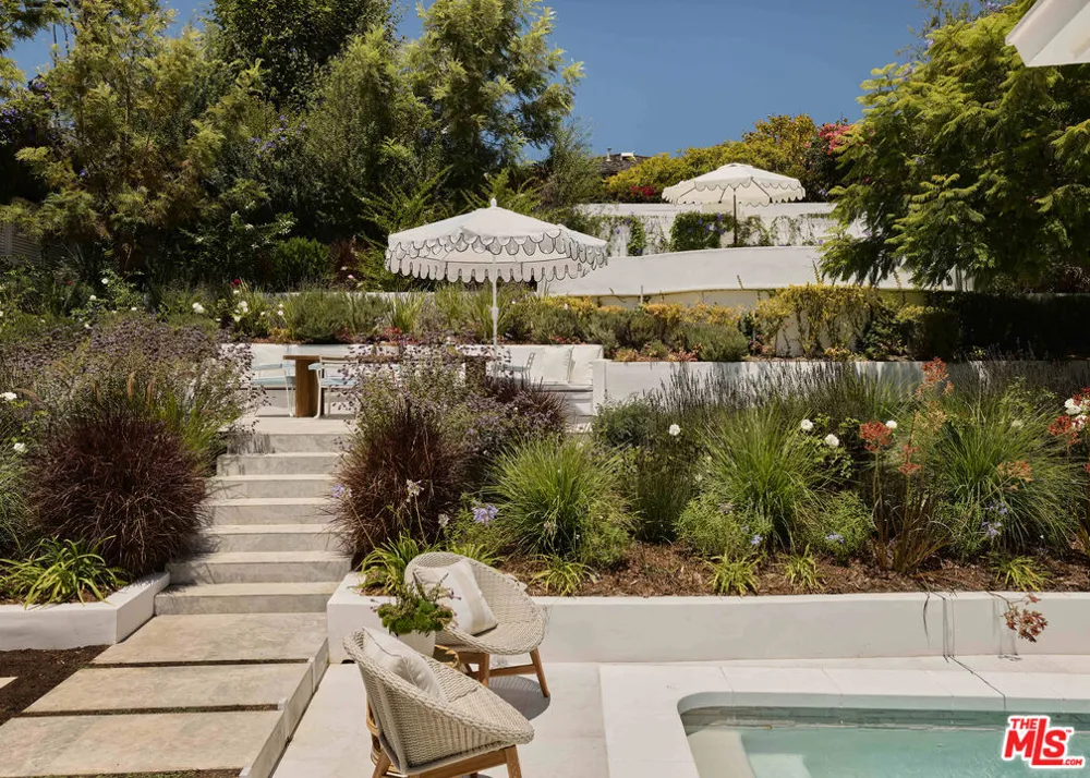 867 Berkeley Street Santa Monica, CA 90403