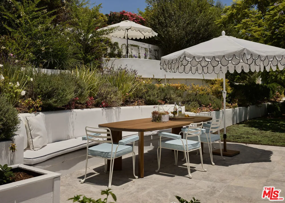 867 Berkeley Street Santa Monica, CA 90403