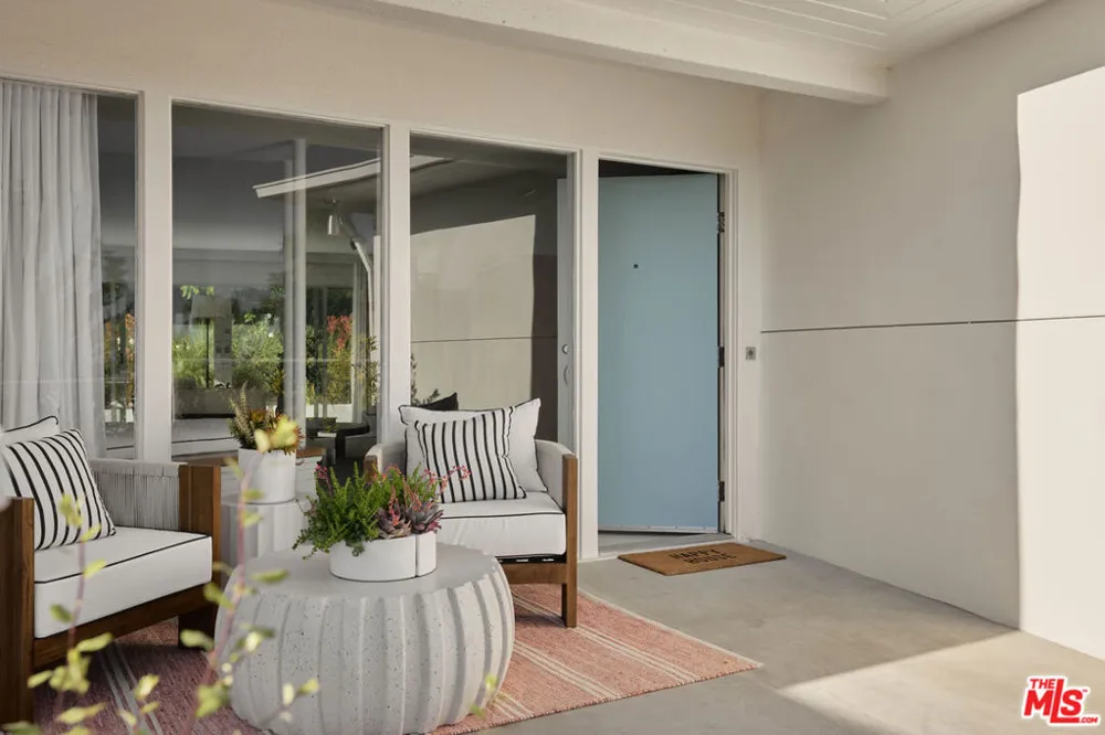 867 Berkeley Street Santa Monica, CA 90403