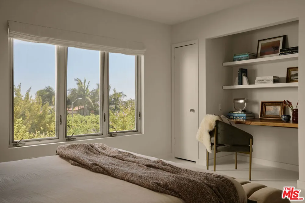867 Berkeley Street Santa Monica, CA 90403