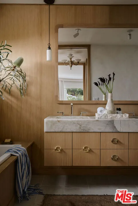 867 Berkeley Street Santa Monica, CA 90403
