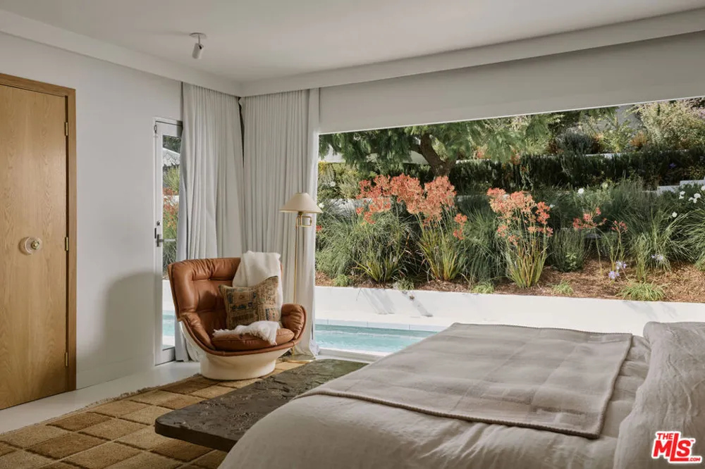 867 Berkeley Street Santa Monica, CA 90403
