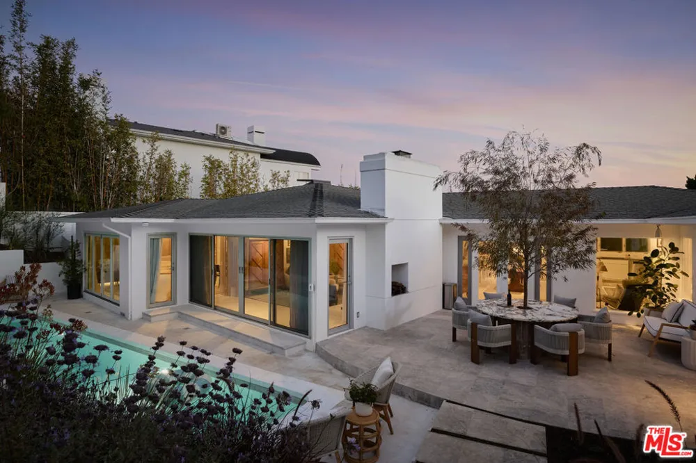 867 Berkeley Street Santa Monica, CA 90403