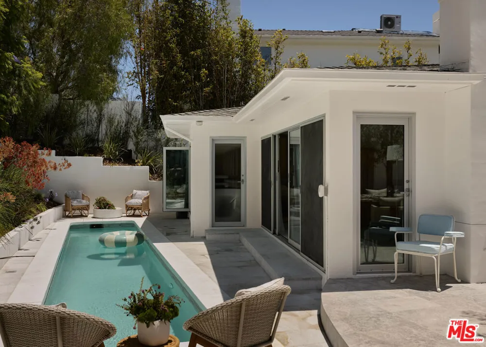 867 Berkeley Street Santa Monica, CA 90403