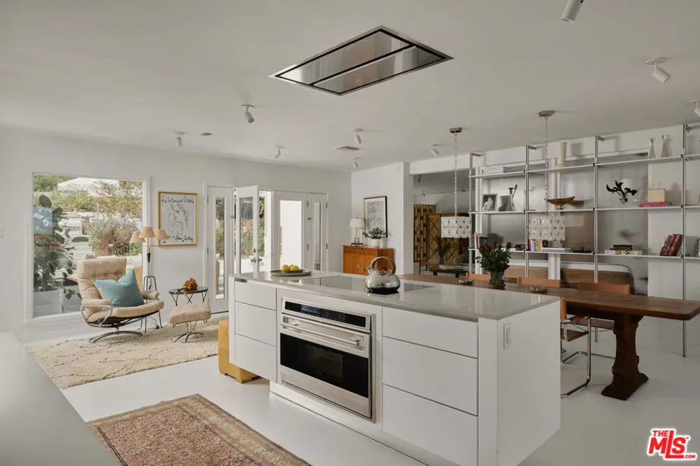867 Berkeley Street Santa Monica, CA 90403