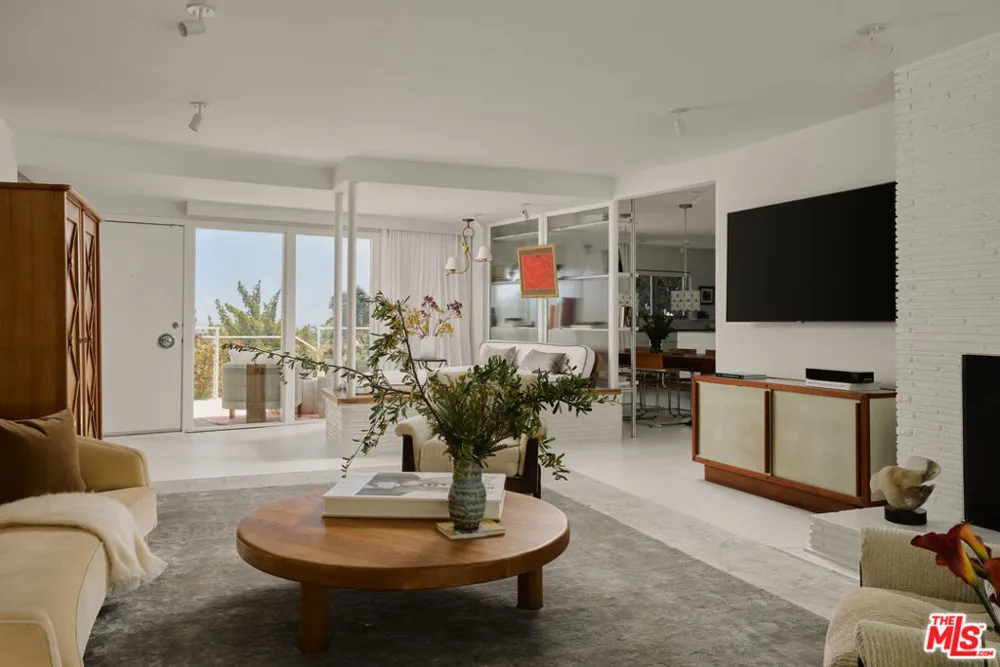 867 Berkeley Street Santa Monica, CA 90403
