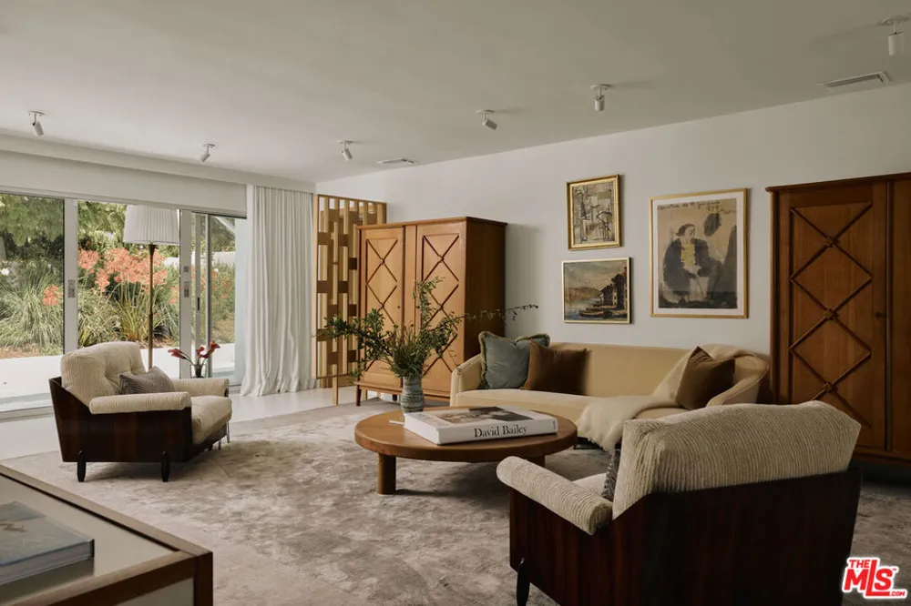 867 Berkeley Street Santa Monica, CA 90403