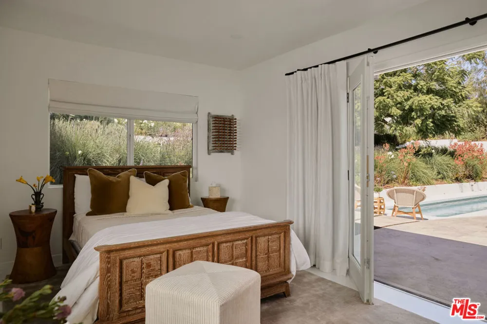 867 Berkeley Street Santa Monica, CA 90403