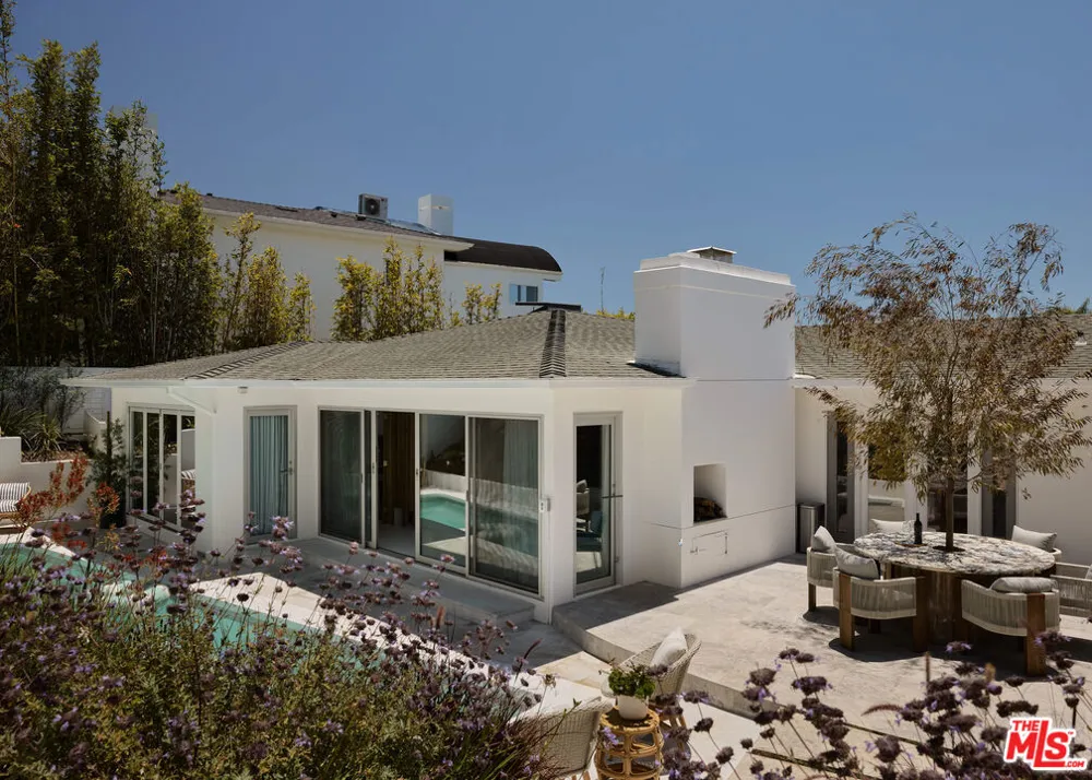 867 Berkeley Street Santa Monica, CA 90403