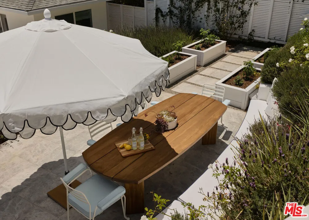 867 Berkeley Street Santa Monica, CA 90403