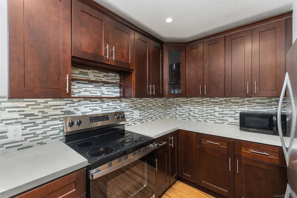 930 Via Mil Cumbres #142 Solana Beach, CA 92075