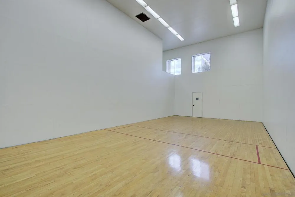 930 Via Mil Cumbres #142 Solana Beach, CA 92075