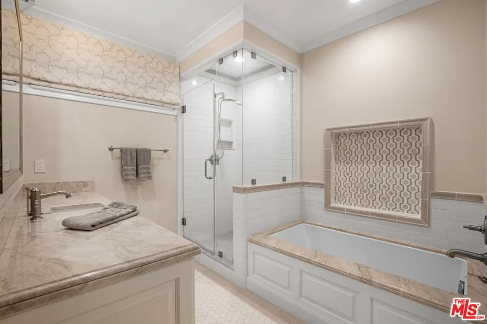 3690 Crownridge Drive Sherman Oaks, CA 91403