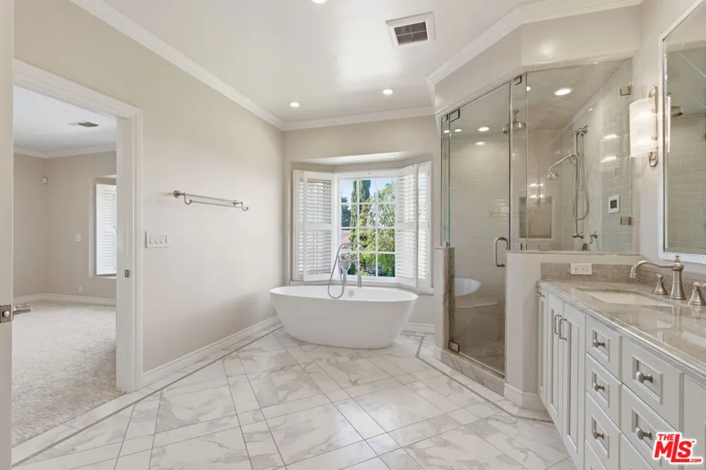 3690 Crownridge Drive Sherman Oaks, CA 91403