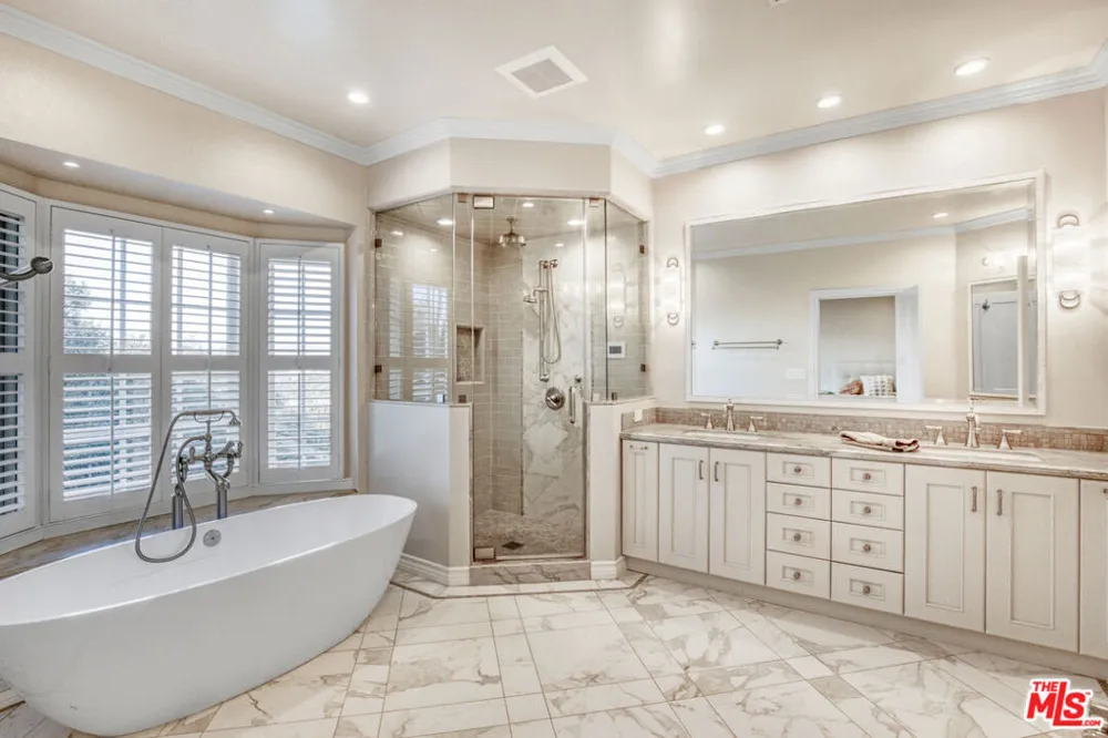 3690 Crownridge Drive Sherman Oaks, CA 91403
