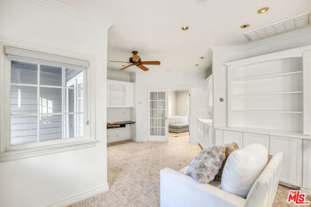 3690 Crownridge Drive Sherman Oaks, CA 91403