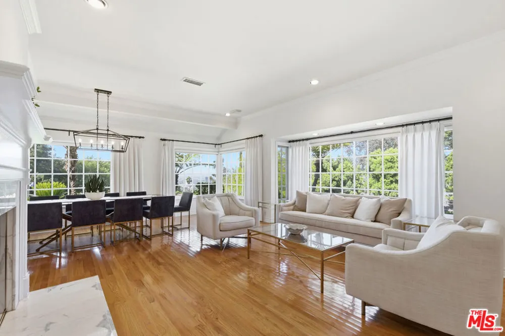3690 Crownridge Drive Sherman Oaks, CA 91403