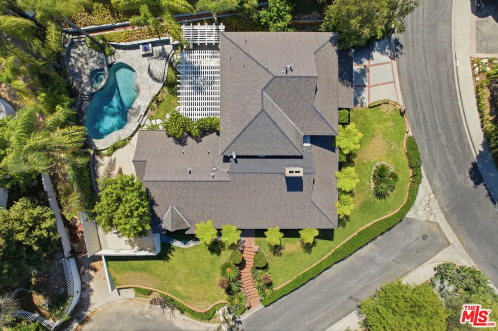 3690 Crownridge Drive Sherman Oaks, CA 91403