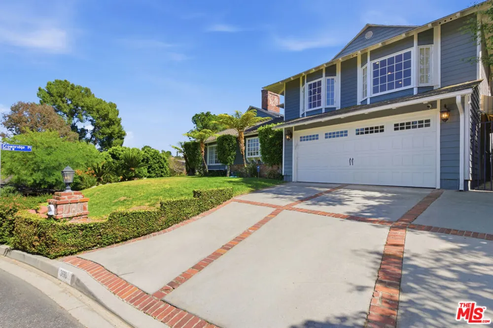 3690 Crownridge Drive Sherman Oaks, CA 91403