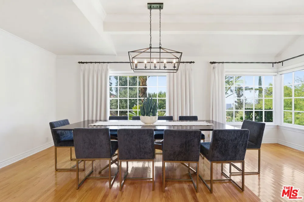3690 Crownridge Drive Sherman Oaks, CA 91403
