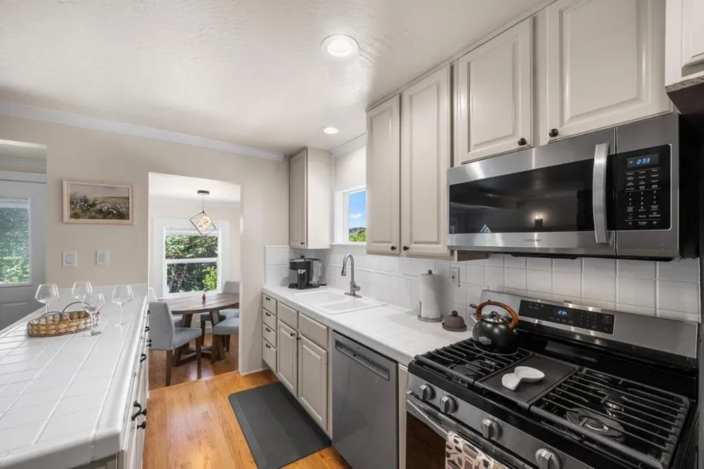 11 Recreation Drive La Honda, CA 94020