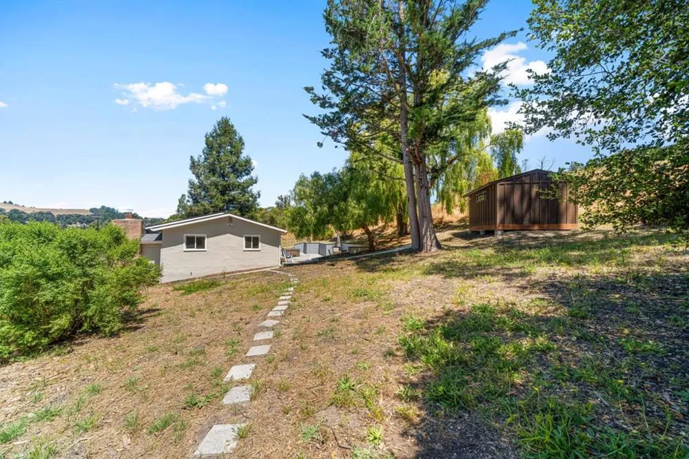 11 Recreation Drive La Honda, CA 94020