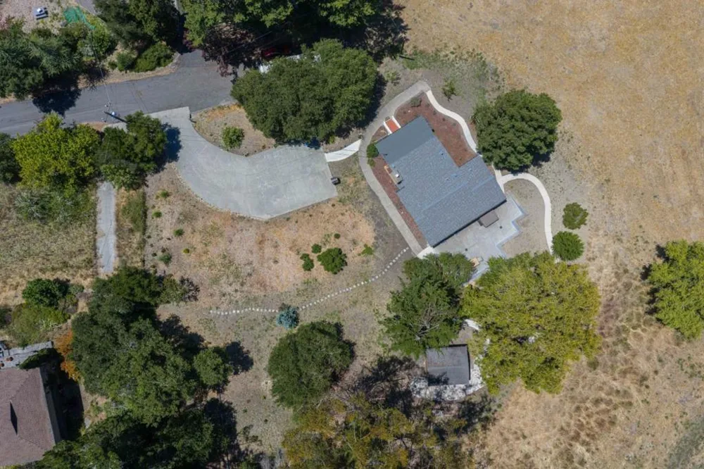 11 Recreation Drive La Honda, CA 94020