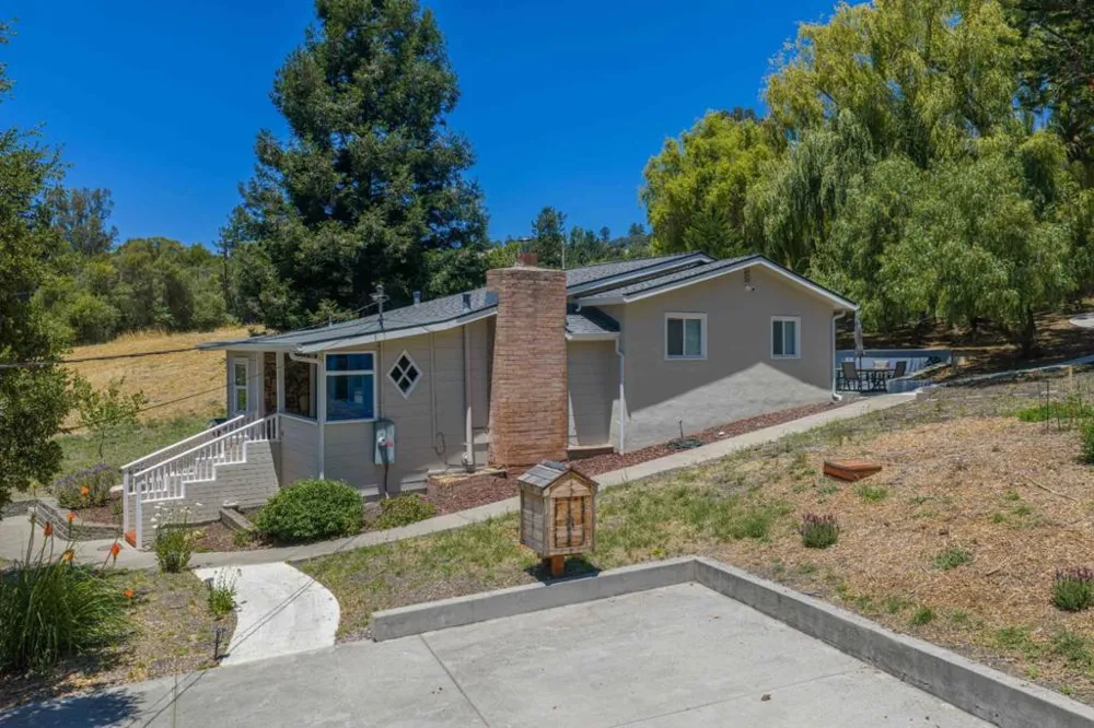 11 Recreation Drive La Honda, CA 94020