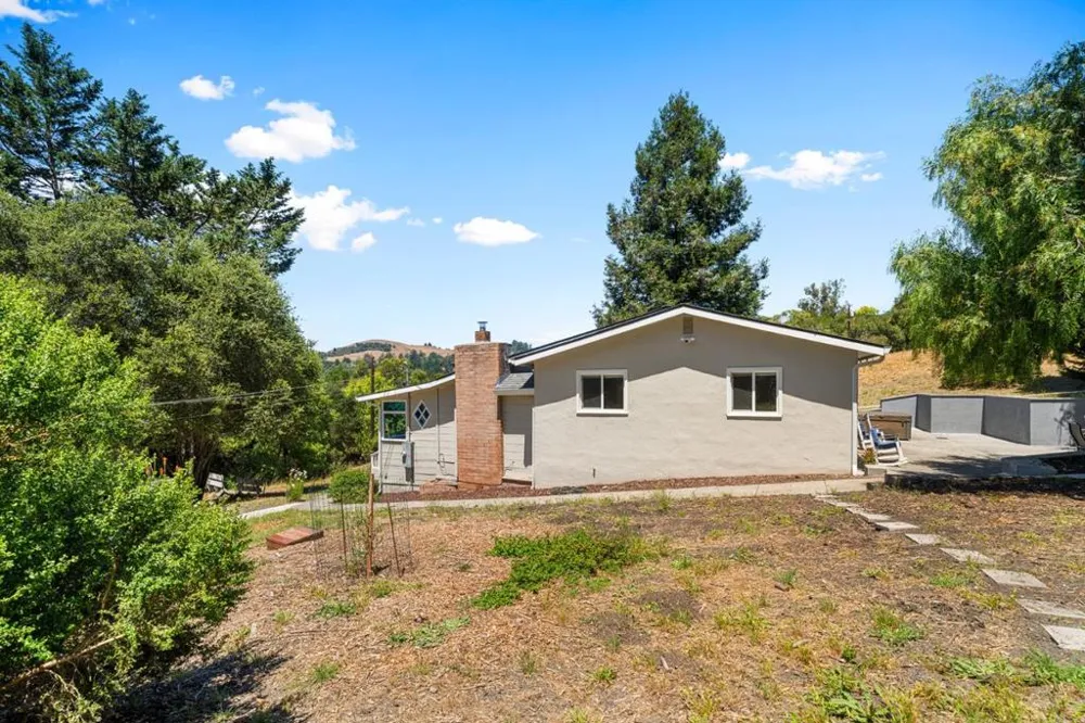 11 Recreation Drive La Honda, CA 94020