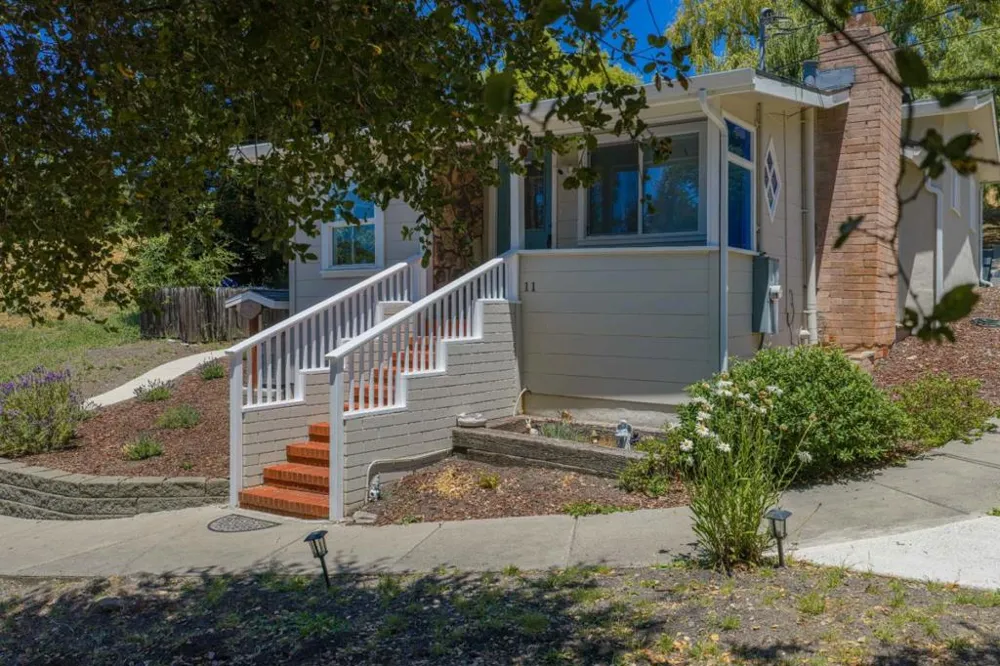 11 Recreation Drive La Honda, CA 94020