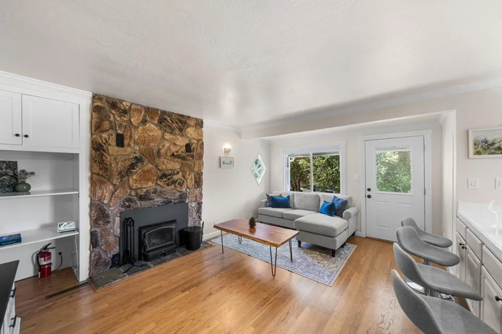11 Recreation Drive La Honda, CA 94020