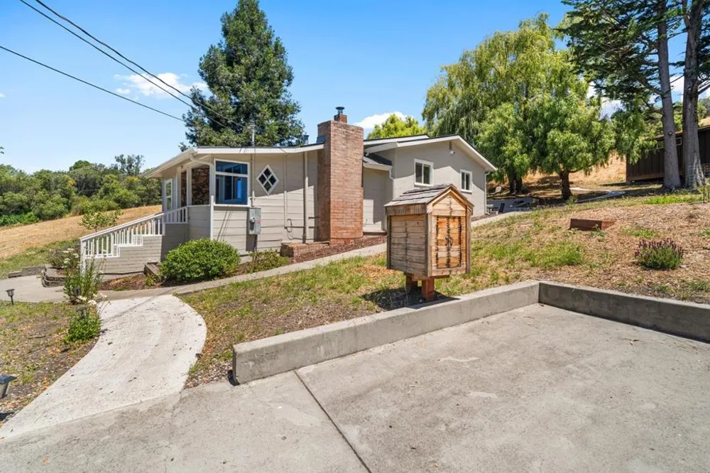 11 Recreation Drive La Honda, CA 94020