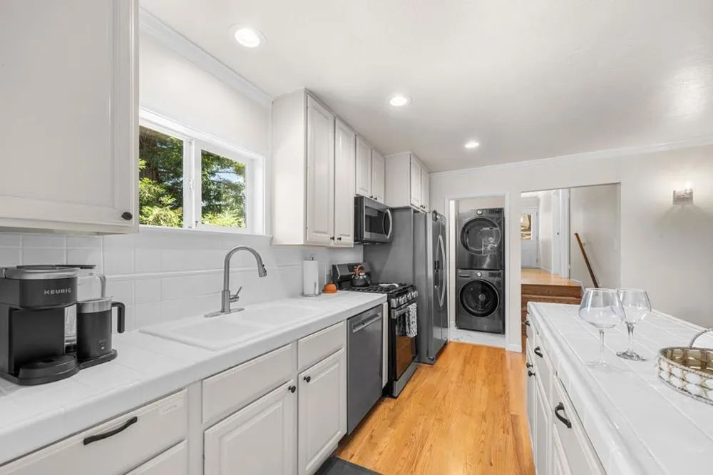 11 Recreation Drive La Honda, CA 94020