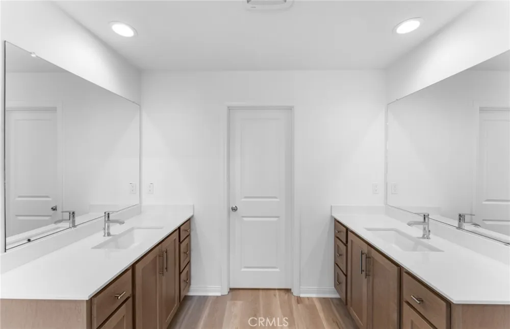 4244 East Flutter Privado Ontario, CA 91761