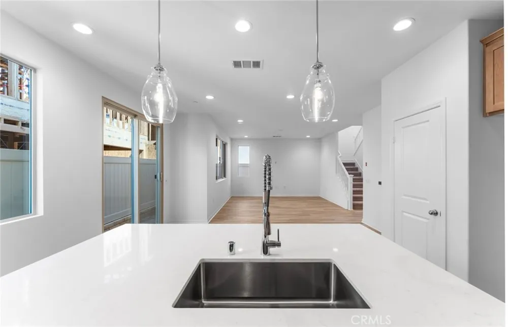 4244 East Flutter Privado Ontario, CA 91761