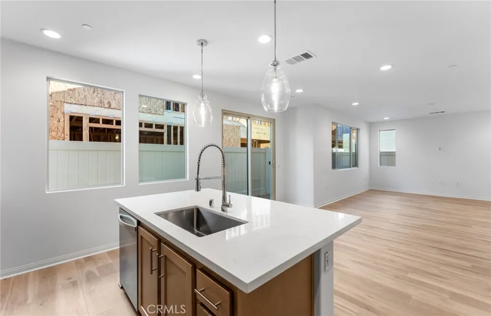4244 East Flutter Privado Ontario, CA 91761