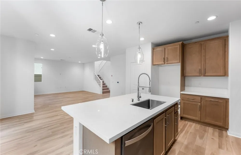 4244 East Flutter Privado Ontario, CA 91761