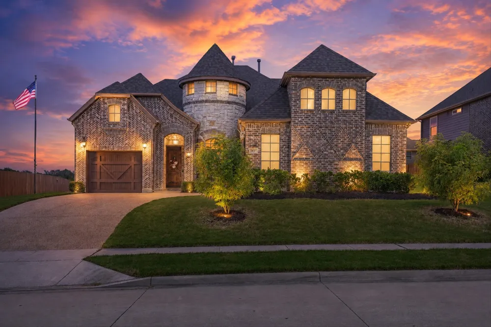 7910 Edgeglen Trail Sachse, TX 75048