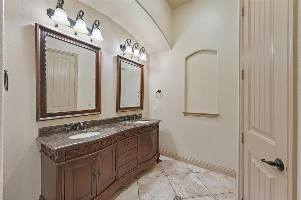 7910 Edgeglen Trail Sachse, TX 75048