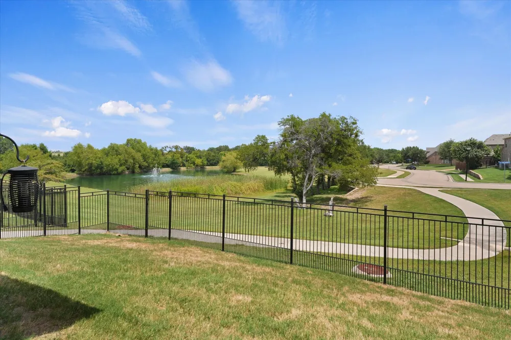 7910 Edgeglen Trail Sachse, TX 75048