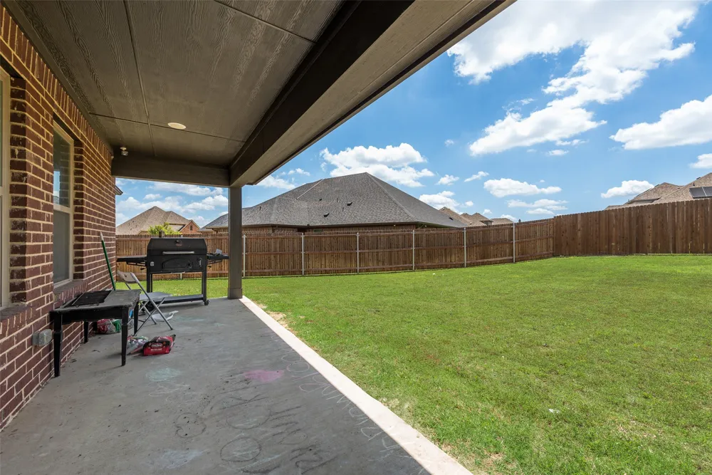 136 Aucuba Lane Waxahachie, TX 75165