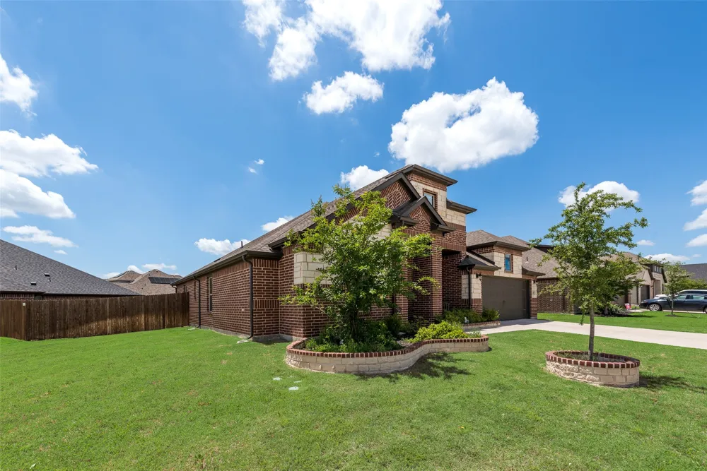 136 Aucuba Lane Waxahachie, TX 75165